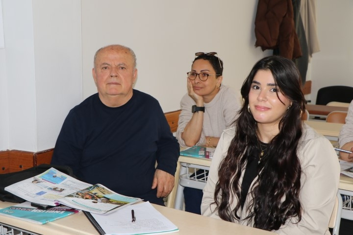  Gençliğinde yapamadığını 74 yaşında yapıyor