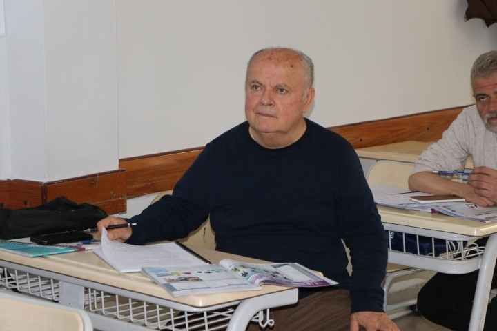  Gençliğinde yapamadığını 74 yaşında yapıyor