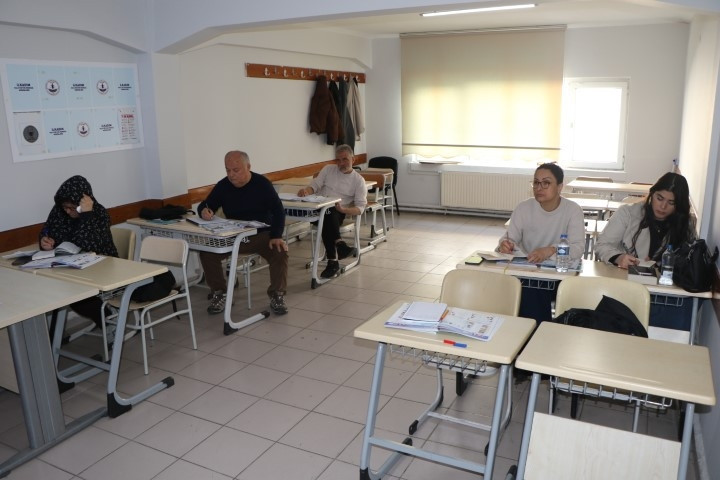  Gençliğinde yapamadığını 74 yaşında yapıyor