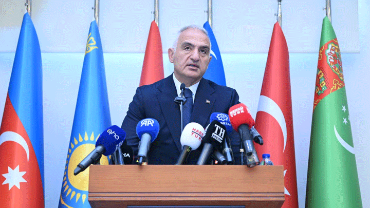 Bakan Ersoy'dan dijital çağ uyarısı: Dijital dünya gönüllü kültürel yozlaşmayı beraberinde getiriyor