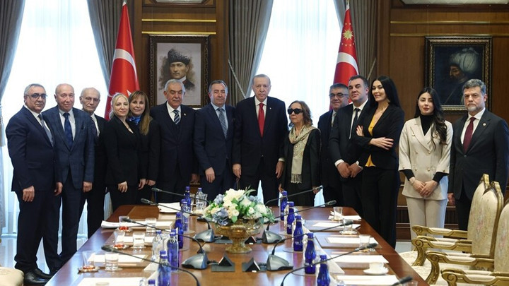 Cumhurbaşkanı Erdoğan, Türk Demokrasi Vakfı heyetini kabul etti