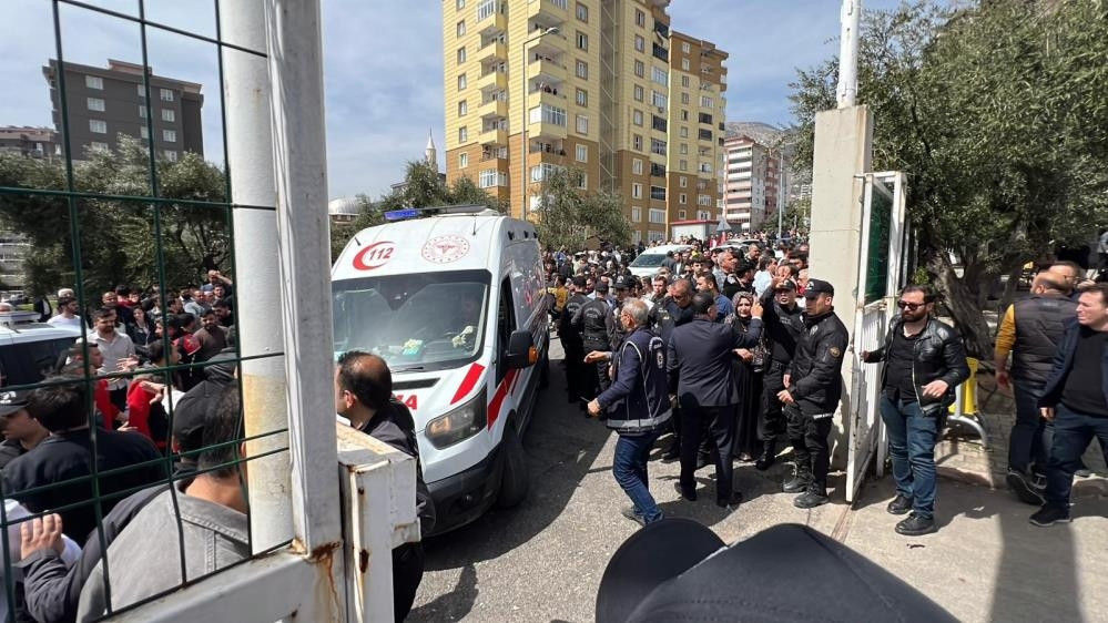 Kahramanmaraşta okula silahlı saldırı: 9 can kaybı