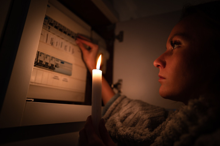 ELEKTRİKLER NE ZAMAN GELECEK ELEKTRİKLER NE ZAMAN GELECEK