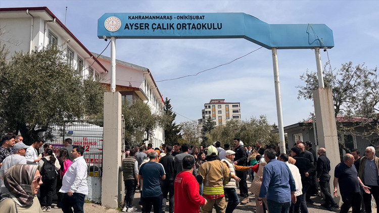 İSTANBUL, ANKARA, İZMİR VE TÜM İLLERDE 16 NİSAN (BUGÜN) OKULLAR TATİL Mİ, DERS VAR MI