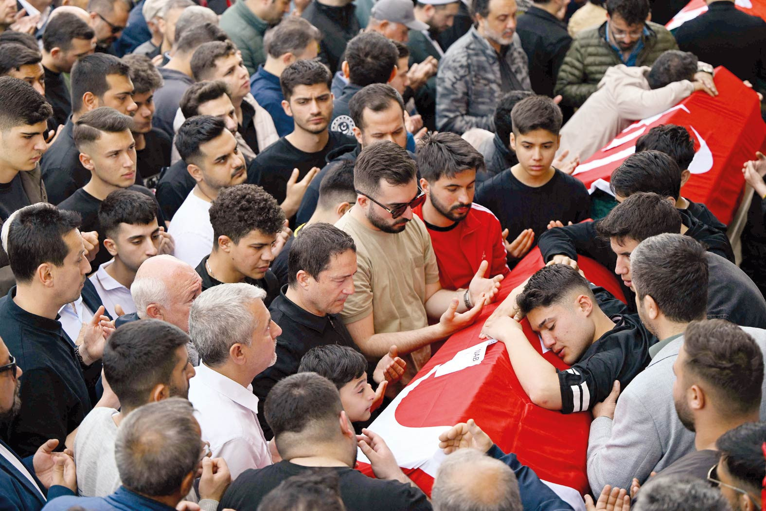 Türkiye evlatlarına ağladı