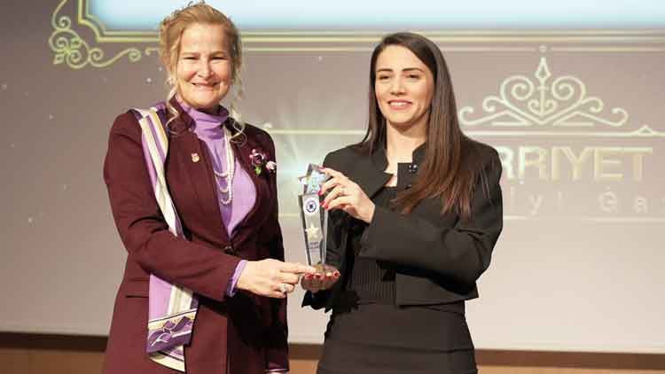 Hürriyet’e İletişim ödülü