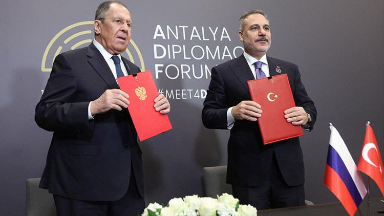 Dışişleri Bakanı Hakan Fidan'dan peş peşe görüşmeler