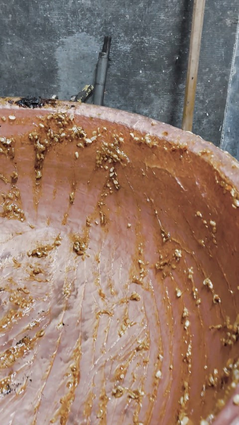 Ekipler tesadüfen fark etti Kötü kokuların geldiği eve girilince mide bulandıran gerçek ortaya çıktı