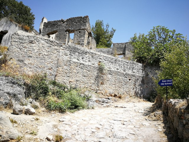 Türkiyenin en güzel yerlerinden biri UNESCOnun sembol ilan ettiği hayalet köy dronla görüntülendi