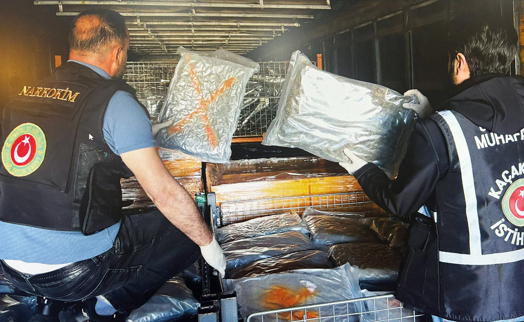 Havada, karada, denizde ve sınırda... Zehir baronlarına 4 koldan darbe