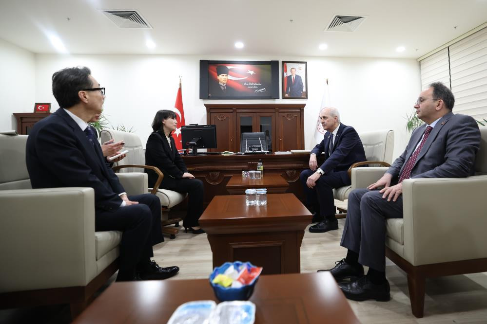 Kurtulmuş, Koreli milletvekilini tedavi gördüğü hastanede ziyaret etti