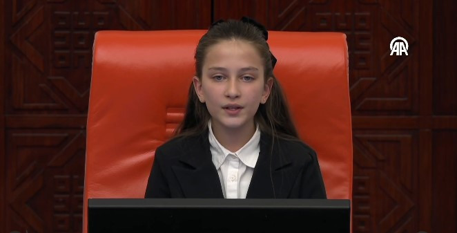 Çocuklar Meclis kürsüsünde Kahramanmaraş'taki arkadaşlarını unutmadı