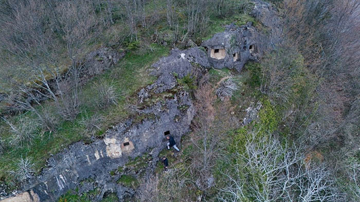 Tarihin izlerini taşıyan miras... Ordunun kaya mezarları ziyaretçilerin ilgisini çekiyor