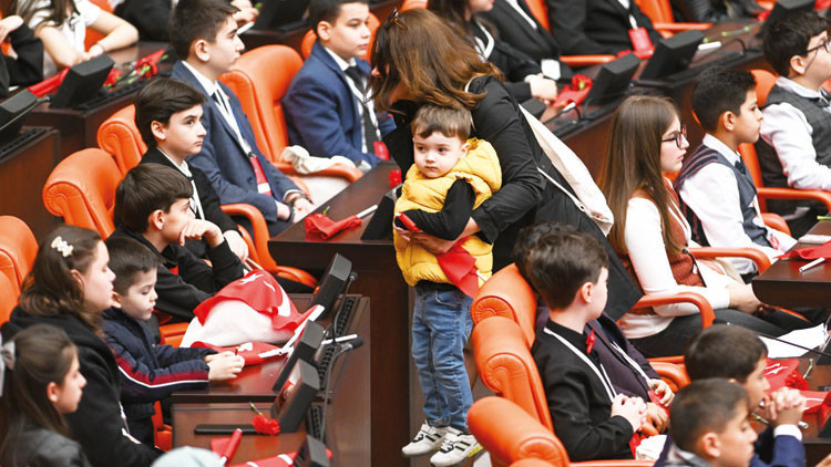 Meclis çocuklarla şenlendi
