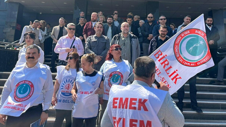 Buca Belediyesi'ndeki memurların iş bırakma eylemi 6'ncı gününde... 'En büyük reklam, hakkı zamanda ödenen mutlu emekçilerdir'