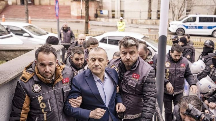 Eski Tunceli Valisi Tuncay Sonel’in adının verildiği cadde tabelası söküldü