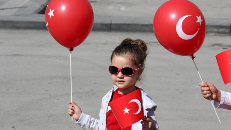ÇOCUKLARLA İLGİLİ 23 NİSAN MESAJLARI
