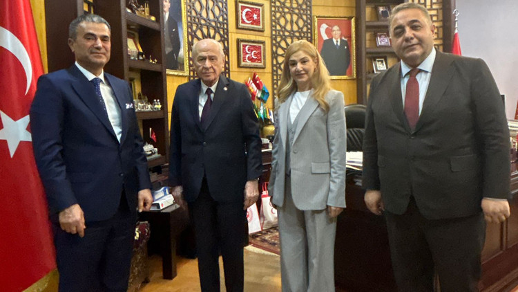 MHP lideri Devlet Bahçeli Demirören Medya heyetini kabul etti: Uzak Şehir'i kaçırmadan izliyorum