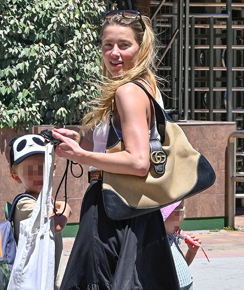 Eskiden çok ünlüydü... O artık 40 yaşında sıradan bir anne