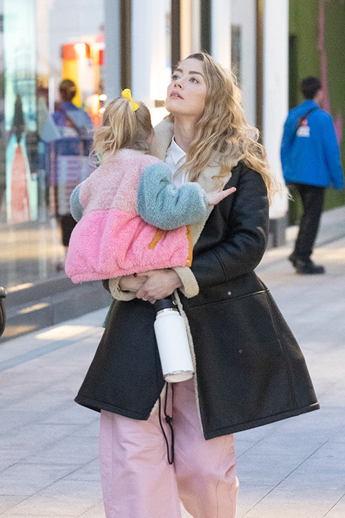 Eskiden çok ünlüydü... O artık 40 yaşında sıradan bir anne