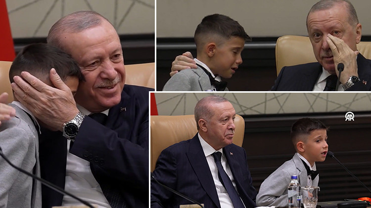 Cumhurbaşkanı Erdoğan Külliye'de çocuklarla beraber