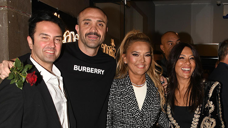 Demet Akalın yeni yaşını kutladı