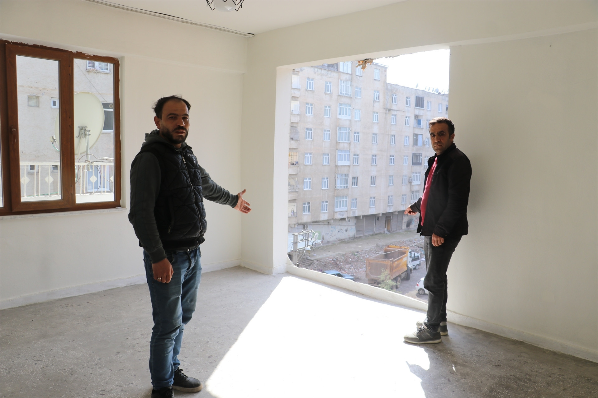 AİLEM KORKUDAN EVDE OTURMUYOR