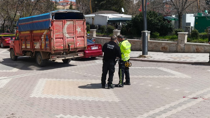 Kahreden ölüm! Dedesi ile parktan dönen 3 yaşındaki çocuğa kamyonet çarptı