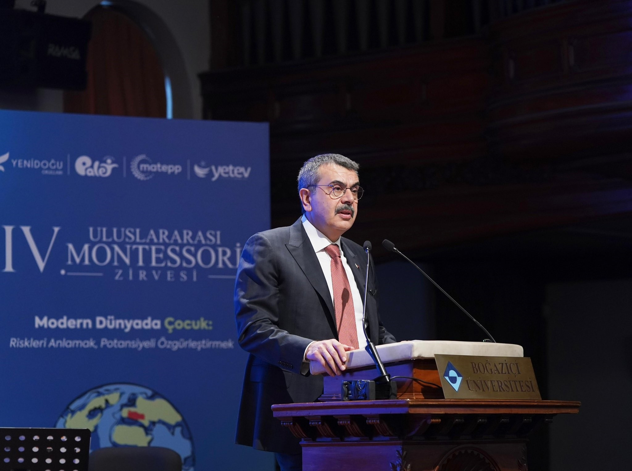 Milli Eğitim Bakanı Tekin: Fiziki tedbirlerle sorunu çözeceğimizi düşünürsek büyük yanılgı içerisine girmiş oluruz