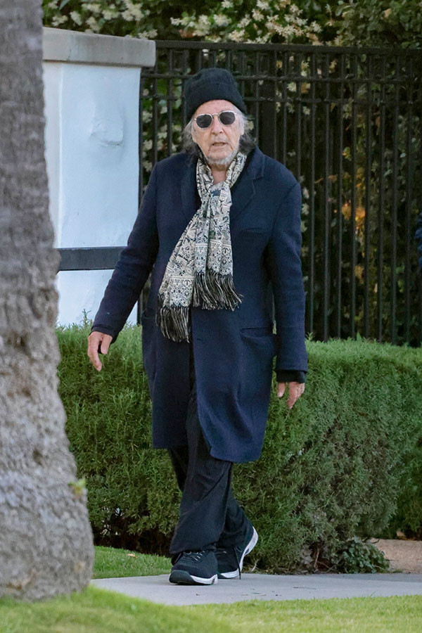 Genç sevgilisinden bir oğlu oldu ama doğum gününü 20 yıl önce ayrıldığı aşkıyla kutladı