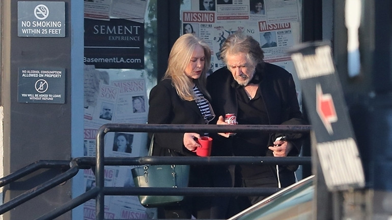 Genç sevgilisinden bir oğlu oldu ama doğum gününü 20 yıl önce ayrıldığı aşkıyla kutladı