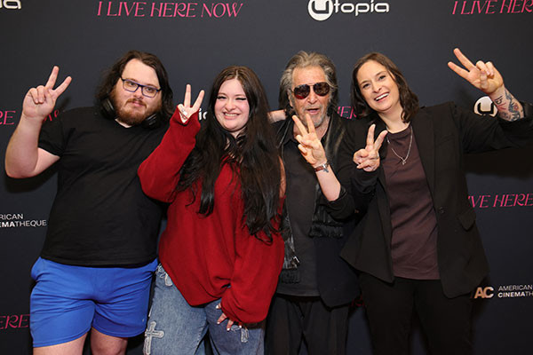 Genç sevgilisinden bir oğlu oldu ama doğum gününü 20 yıl önce ayrıldığı aşkıyla kutladı