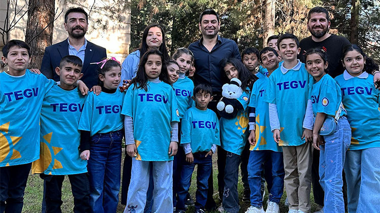 Ozan Akbaba TEGV çocuklarını Uzak Şehir setinde ağırladı