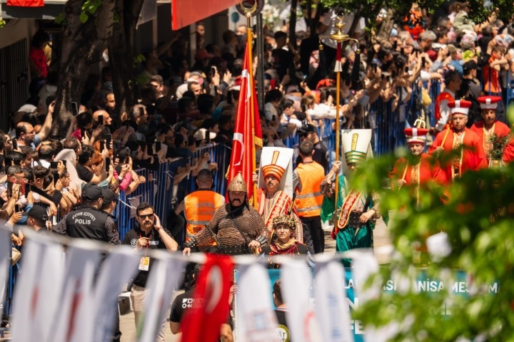 Dünyadaki ender etkinliklerden biri | Binlerce vatandaş toplandı, tam 10 ton dağıtıldı