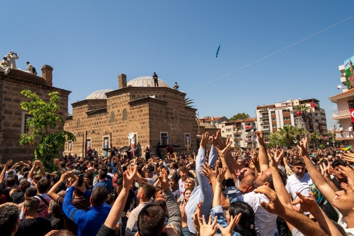 Dünyadaki ender etkinliklerden biri | Binlerce vatandaş toplandı, tam 10 ton dağıtıldı