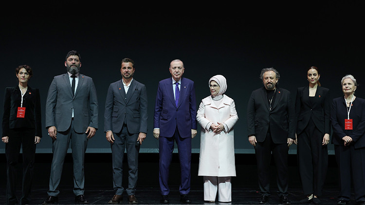 Cumhurbaşkanı Erdoğan ‘Bir Adam Yaratmak’ filminin galasına katıldı
