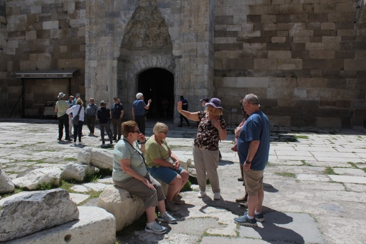  Türk dizilerinden etkilenip geliyorlar Adımını atan saatlerce çıkamıyor