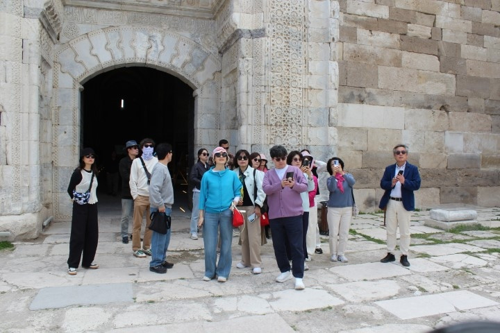 Türk dizilerinden etkilenip geliyorlar Adımını atan saatlerce çıkamıyor