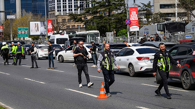 Terör saldırısında polislerle alay eden kişiler hakkında iddianame hazırlandı