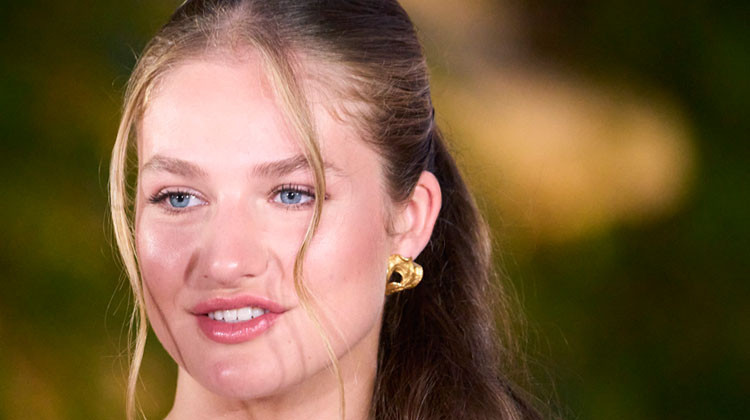 Damarlarında dolaşan kan bile onu kurtarmadı... Askerliği bitince daha da sıradan biri olacak... Buyur sana gerçek hayat!