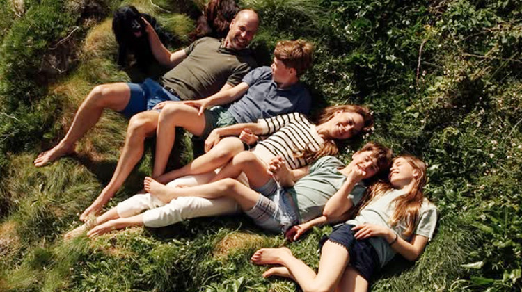 Ne zorlu yolları aşıp buralara kadar geldiler: Bir yastıkta geçen 15 yıl kutlu olsun!