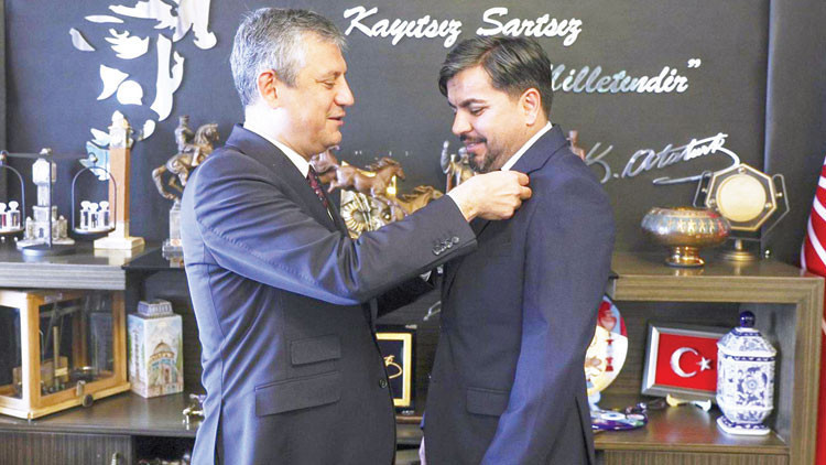 CHP, Arif Kocabıyık'ın üyelik işlemlerini durdurdu