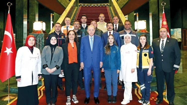 Erdoğan, işçi ve işverenleri kabul etti: İşçinin aleyhine adım atmayız