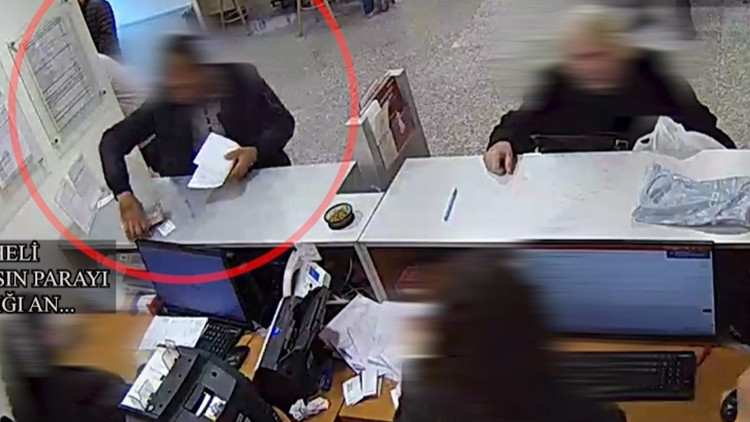 'Polis, asker, savcıyız' yalanından sonra şimdi de bu yöntemi kullanıyorlar: Batman'da bir kişiyi 1,8 milyon lira dolandırdılar