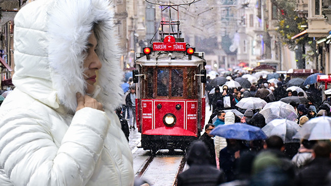 Kış geri geldi: Hava 10 derece birden soğuyacak | Meteoroloji saat verdi: Gök gürültülü sağanak yağış ve fırtına geliyor...