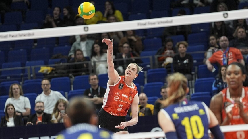 TÜRK KADIN VOLEYBOLU 27. KUPASINI GARANTİLEDİ TÜRK KADIN VOLEYBOLU 27. KUPASINI GARANTİLEDİ
