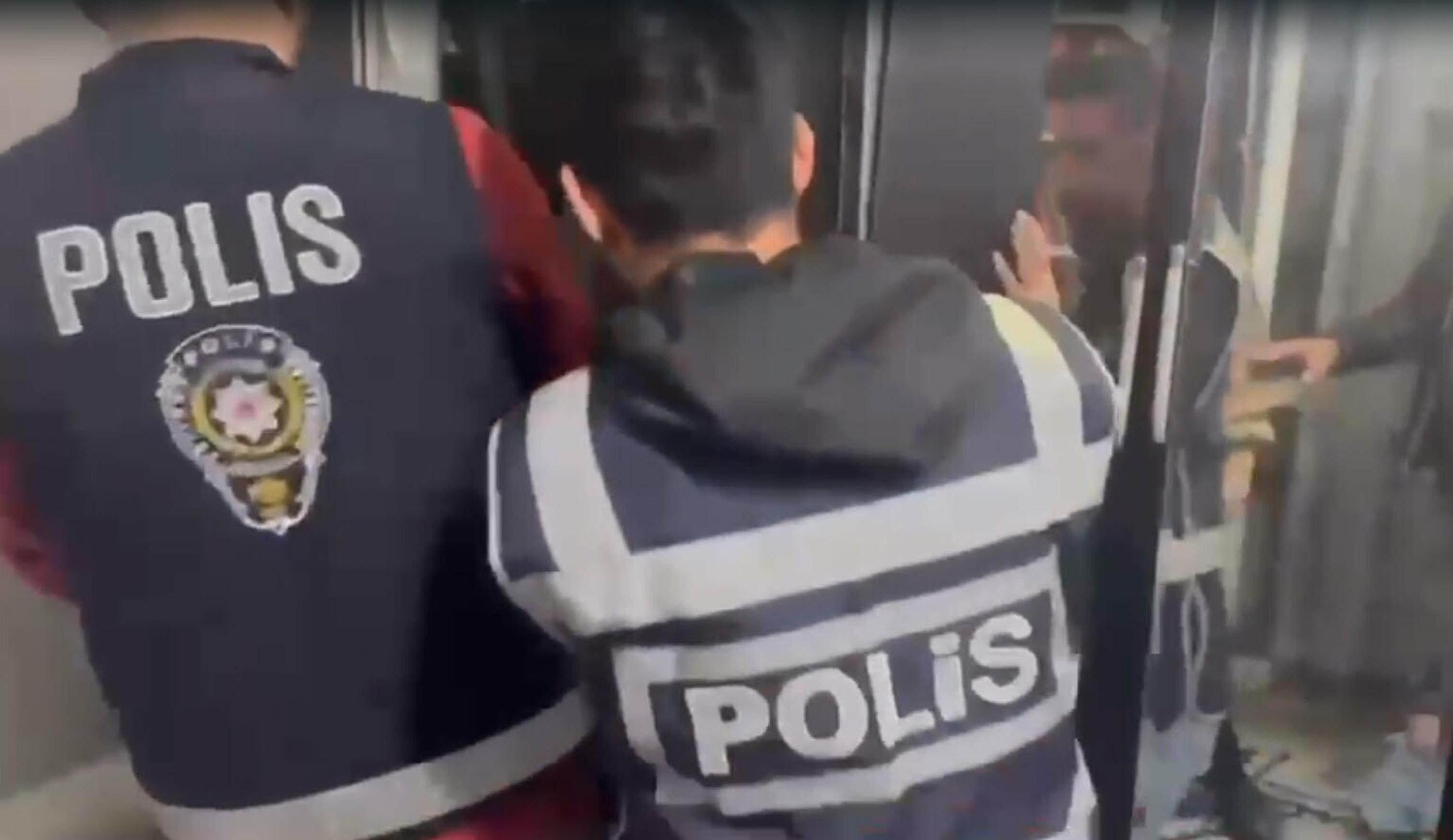 50 yıl hapis cezası var... Firari hükümlü saklandığı gardıropta yakalandı