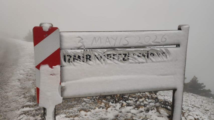 Bölge halkı şaşkın: Mayıs ayında lapa lapa kar yağdı