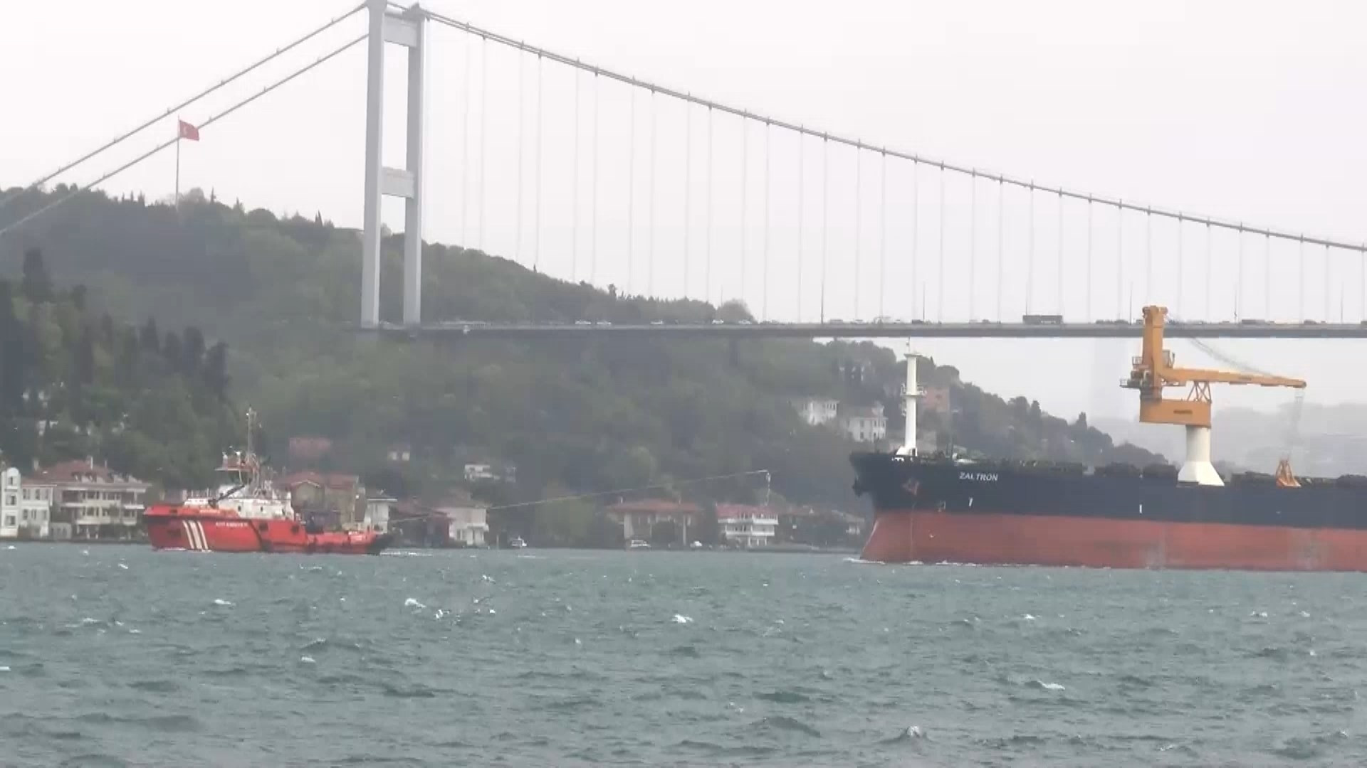 İstanbul Boğazı'nda gemi arızası: Deniz trafiği çift yönlü durdu