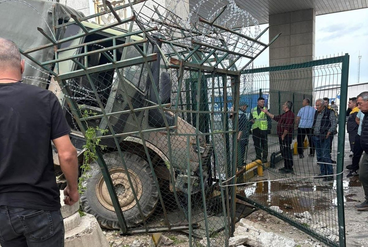 Hamzabeyli Sınır Kapısı'nda askeri araç kazası; 2 asker yaralı